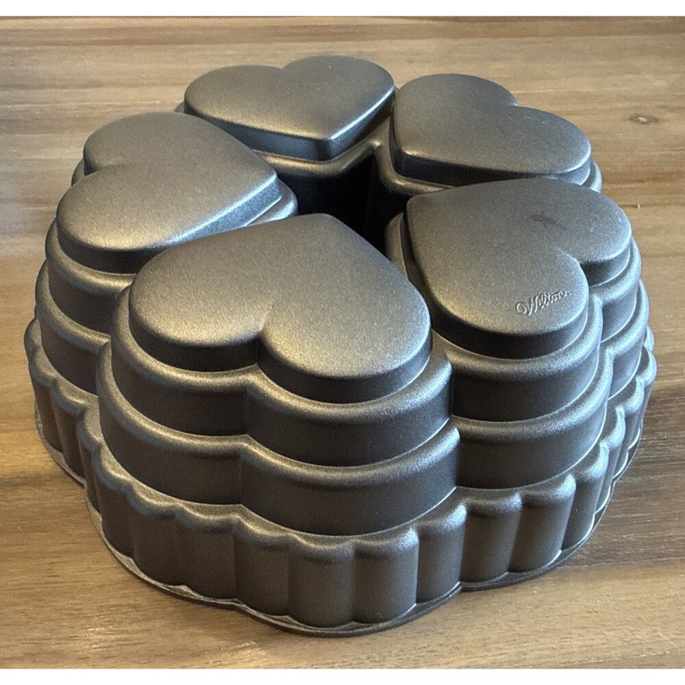 Lot of 2 Bundt Cake Pans Wilton Hearts Nordic Ware Geometric Non-Stick Aluminum - Picture 7 of 7